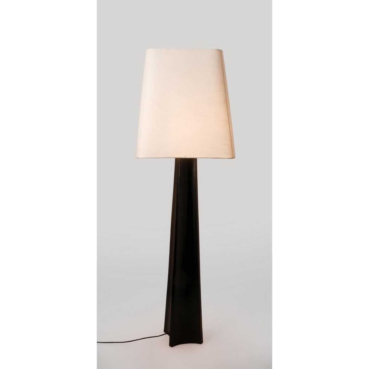 BT NURI  Black, White classic Indoor floor lamp
